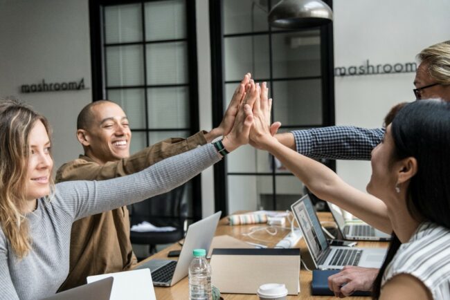10 segreti per creare un ambiente di lavoro felice e produttivo 10 segreti per creare un ambiente di lavoro felice e produttivo