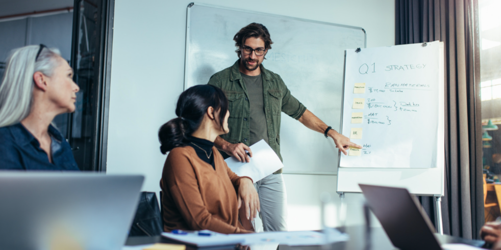 Workshop Strategico Aziendale: Definizione, Benefici e Vantaggi di un Moderatore Esterno Workshop Strategico Aziendale: Definizione, Benefici e Vantaggi di un Moderatore Esterno